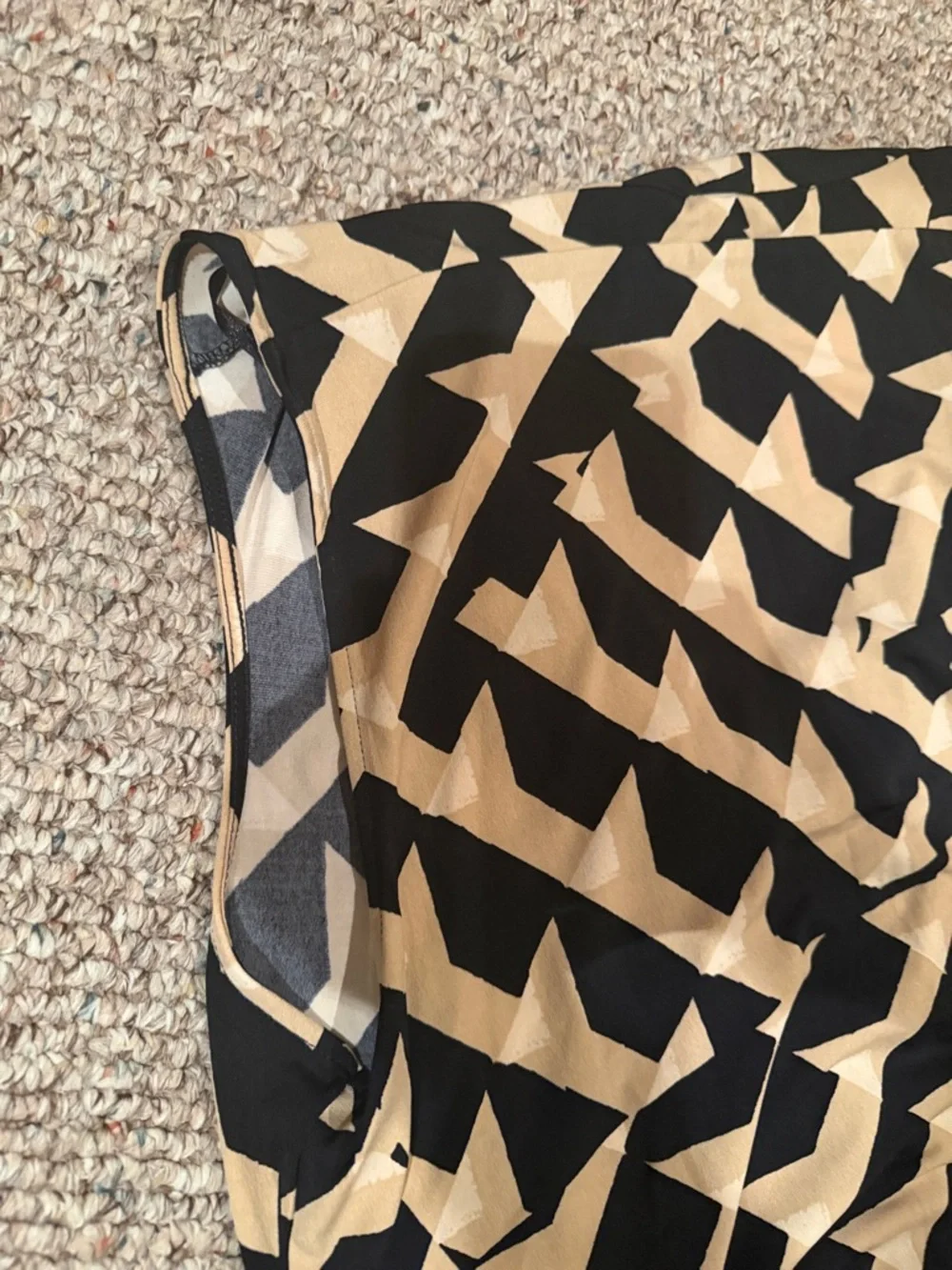 Chaus Black and Beige Geometric Print Sleeveless Camisole - Picture 3 of 4